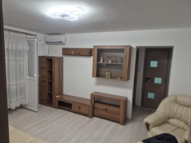 Apartament cu 2 camere semidecomandat în Dobroești