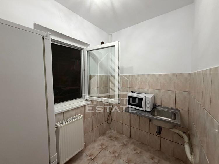 Garsonieră semidecomandată în Lipovei
