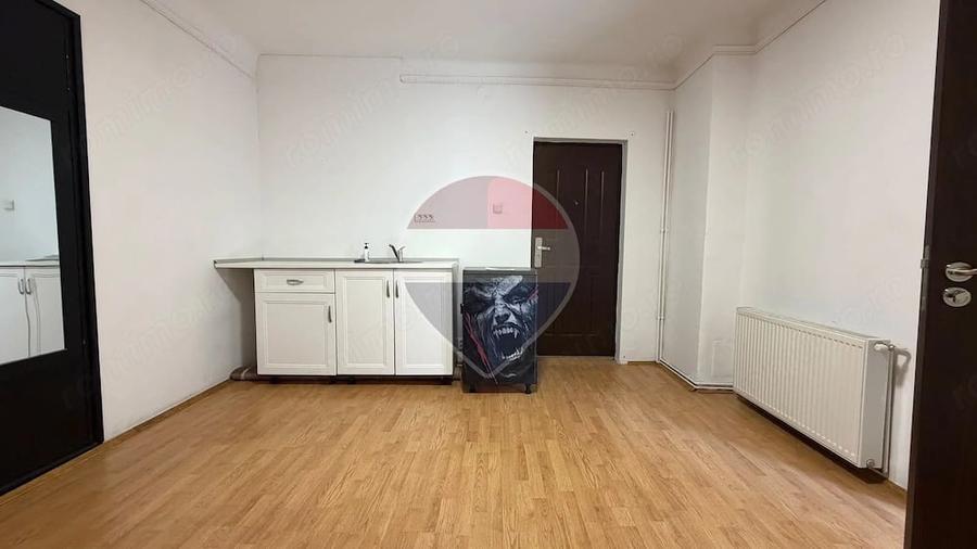 Apartament cu 3 camere decomandat în Centrul Istoric