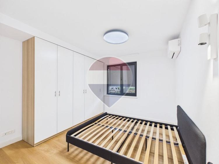 Apartament cu 4 camere decomandat, mobilat în Casin