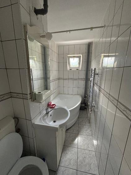 Apartament cu 4 camere semidecomandat, mobilat în Inel II