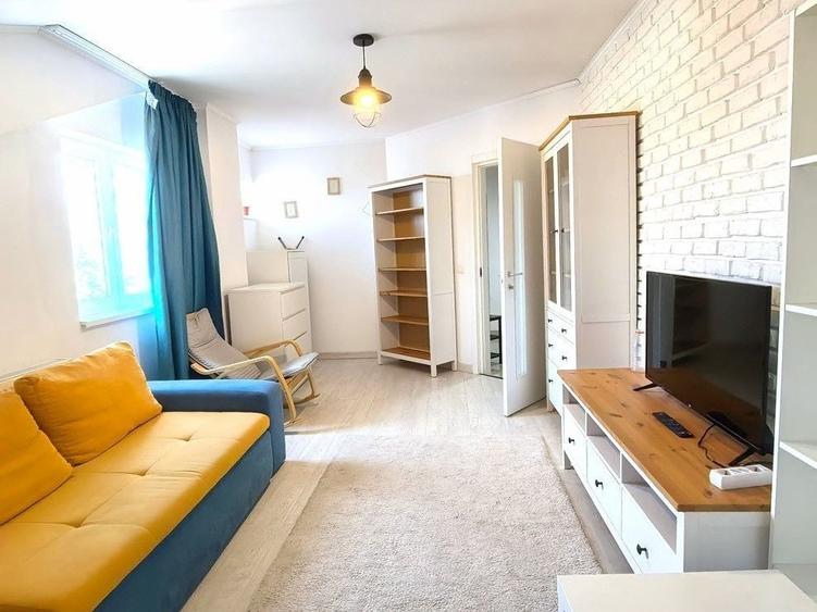 Apartament cu 2 camere decomandat în Titulescu