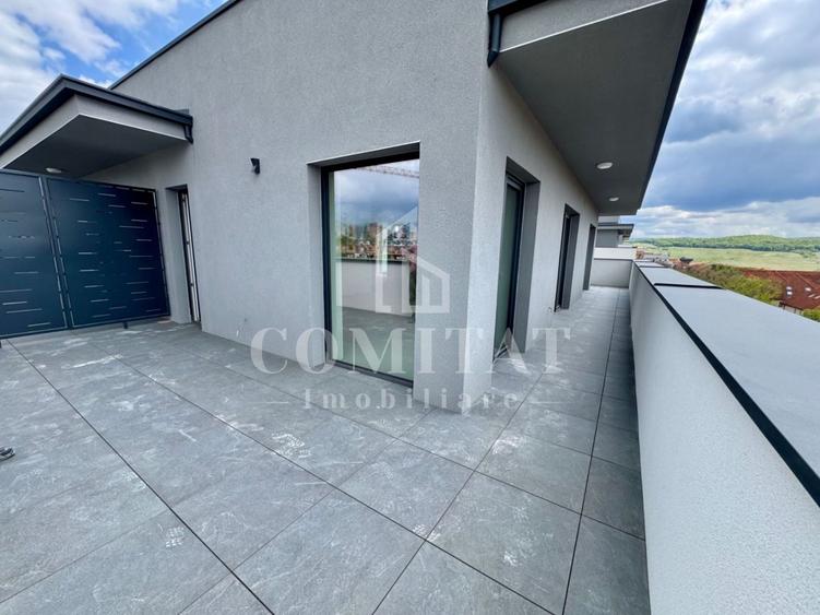 Apartament cu 3 camere semidecomandat în Dâmbul Rotund