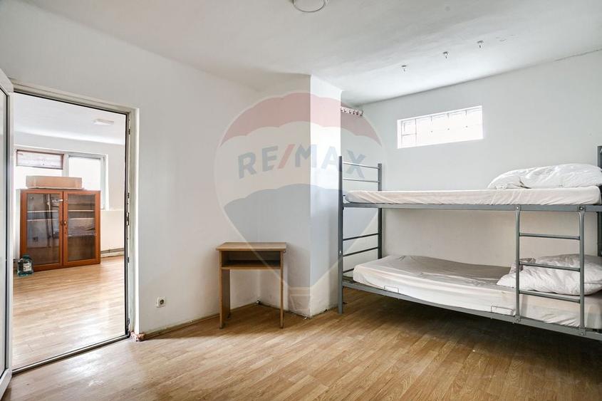 Casă individuală cu 6 camere cu Teren 450 Mp în Aurel Vlaicu