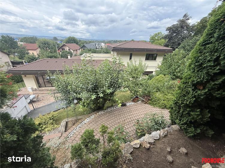 Casă cu 4 camere cu Teren 1336 Mp în Șerbănești