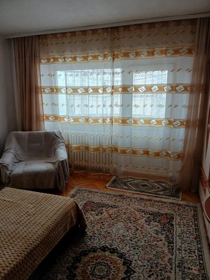 Garsonieră decomandată în Nicolina