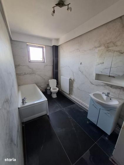 Apartament cu 3 camere în Pârneava
