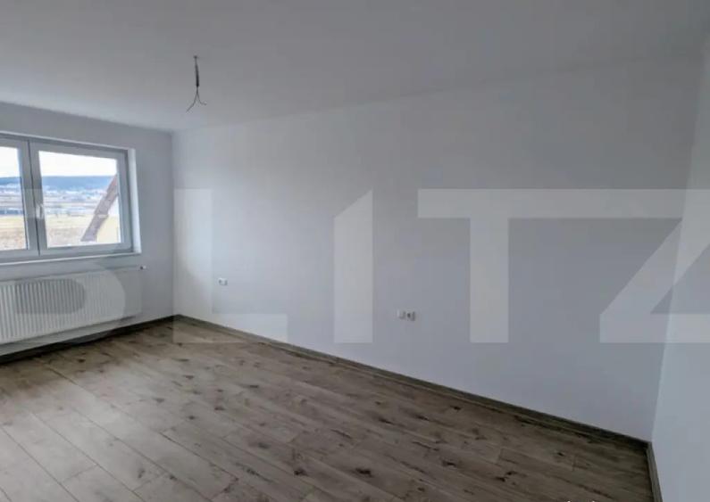 Casă cu 4 camere cu Teren 360 Mp în Micești