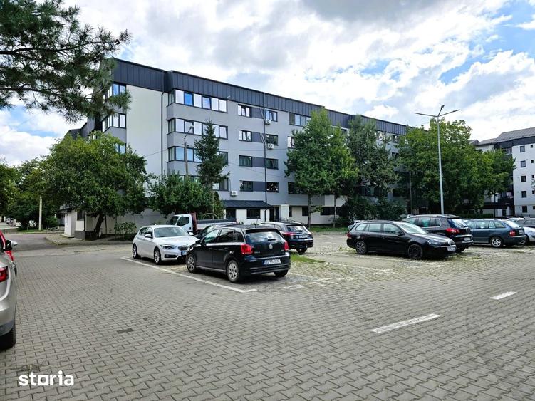 Apartament cu 3 camere decomandat în Holboca