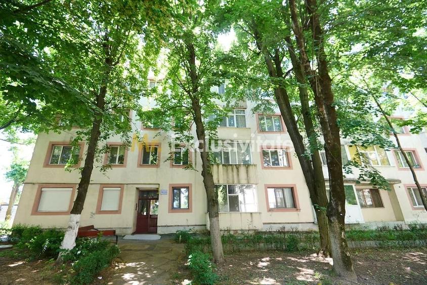 Apartament cu 4 camere decomandat în Craiovei