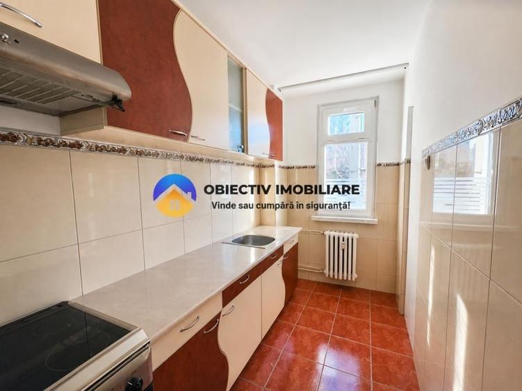 Apartament cu 3 camere decomandat în Dărmănești