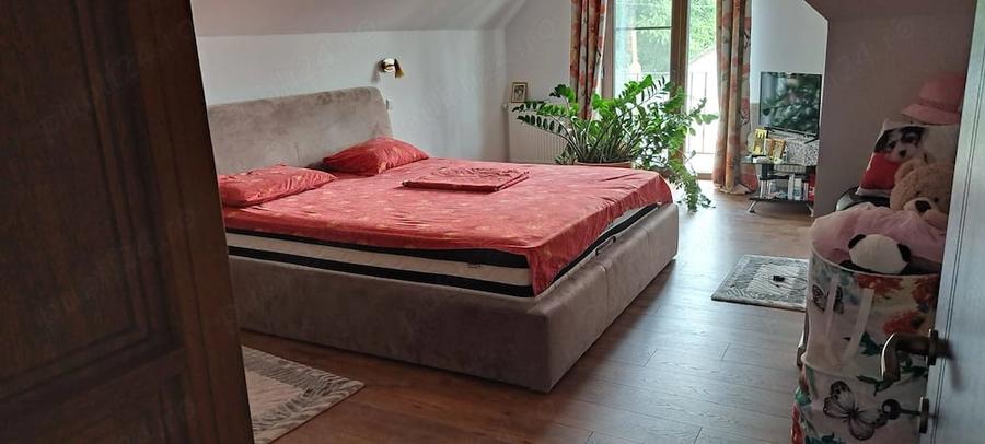 Casă cu 4 camere cu Teren 1030 Mp în Exterior Vest