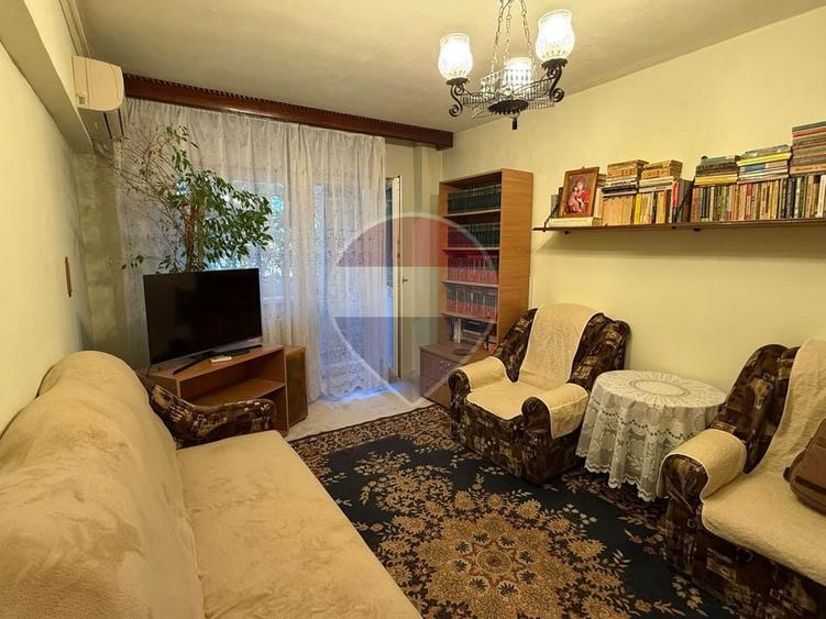 Apartament cu 2 camere semidecomandat, mobilat în Militari
