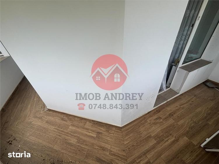 Apartament cu 4 camere decomandat în E3