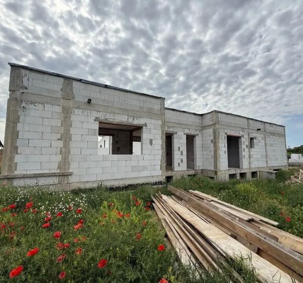 Casă cu 4 camere cu Teren 547 Mp în Central
