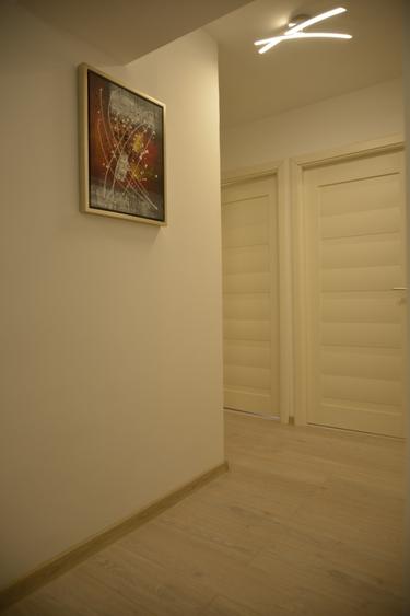 Apartament cu 3 camere decomandat, mobilat în 13 Septembrie