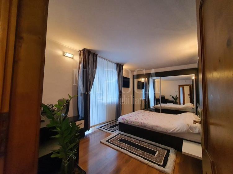 Casă individuală cu 12 camere cu Canalizare în Oncea