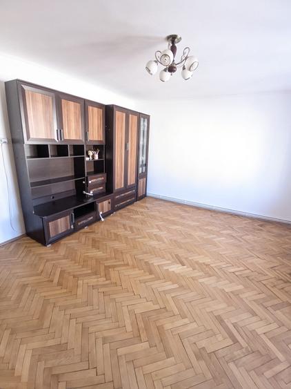 Apartament cu 3 camere decomandat în Mărăști — fotografia 1