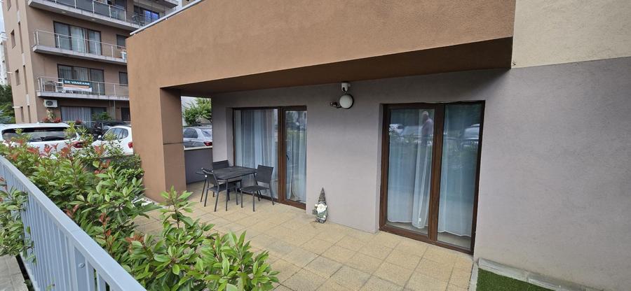 Apartament cu 3 camere decomandat, mobilat în Est