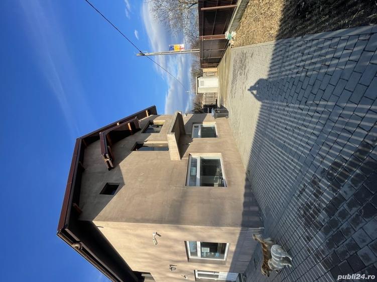 Casă cu 6 camere cu Teren 600 Mp în Moldoveni