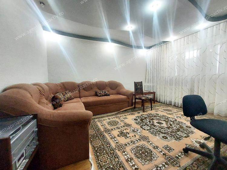 Apartament cu 4 camere semidecomandat în Port