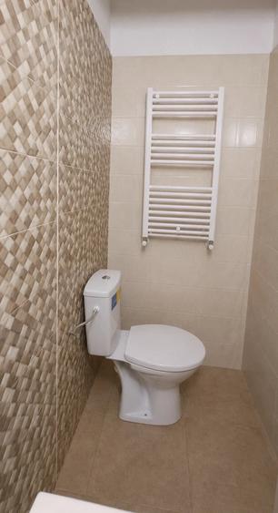 Apartament cu 3 camere decomandat în Colentina