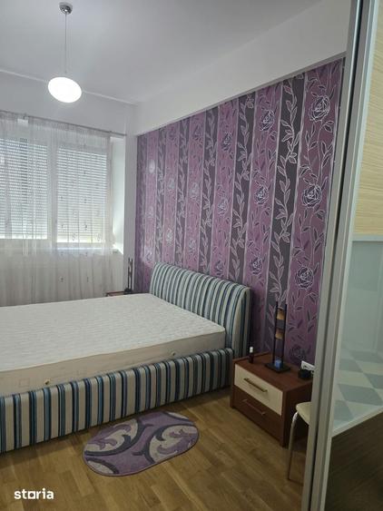 Apartament cu 4 camere în Micro 17