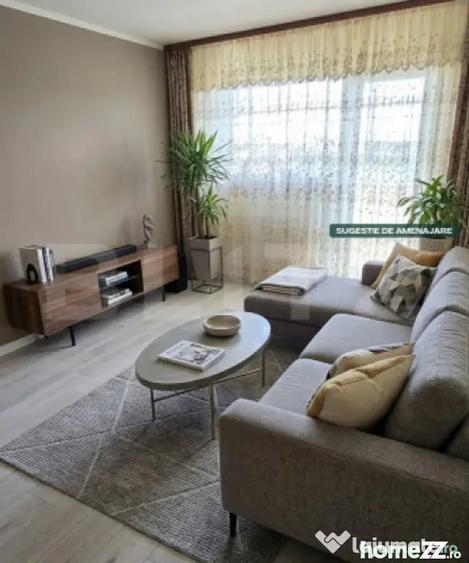 Apartament cu 4 camere decomandat în B-dul București