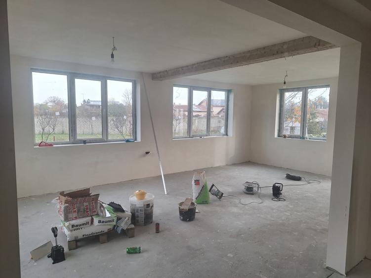 Casă cu 5 camere cu Teren 500 Mp în Clinceni