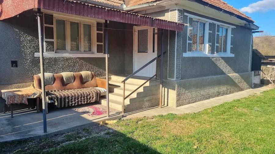 Casă cu 2 camere în Dăbâca