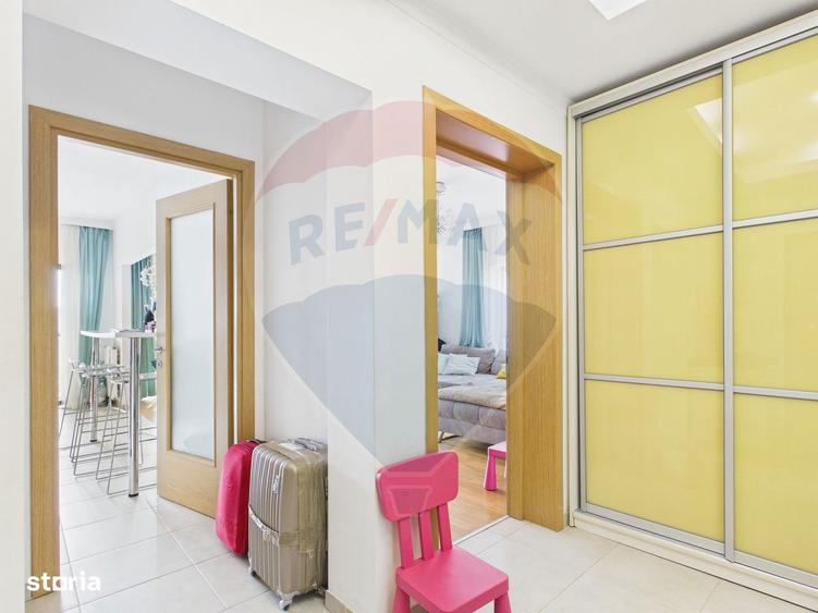 Apartament cu 3 camere decomandat, mobilat în Tei