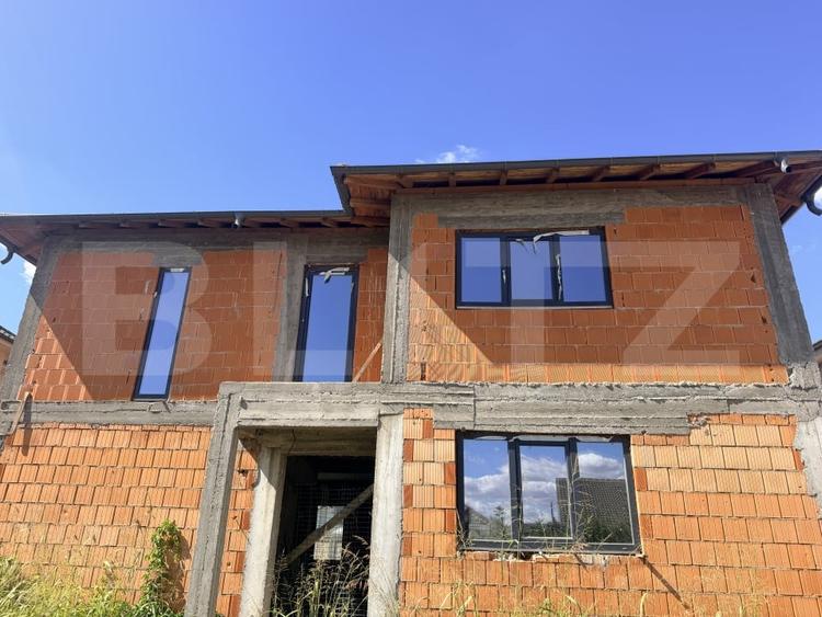 Casă individuală cu 3 camere cu Canalizare în Malu Mare