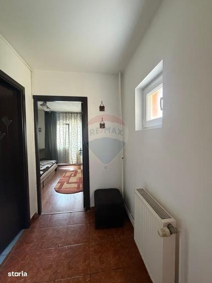 Apartament cu 2 camere decomandat, mobilat în Rovine