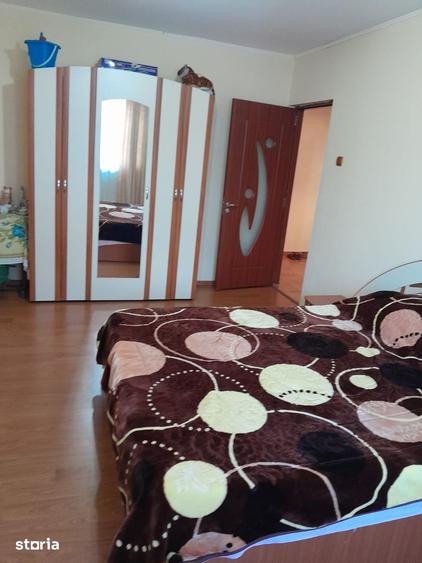 Apartament cu 3 camere decomandat în Exterior Vest
