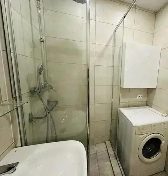 Garsonieră decomandată în Lipovei