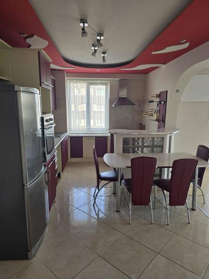 Apartament cu 3 camere decomandat în Nufărul