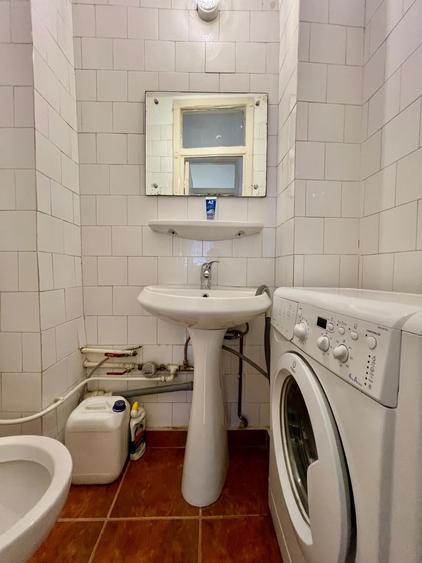 Apartament cu 3 camere decomandat, mobilat în Dacia