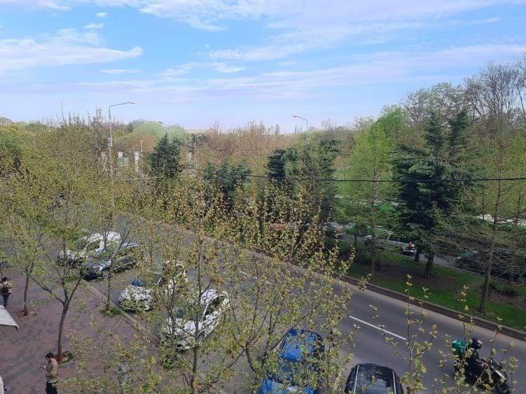 Apartament cu 2 camere decomandat în Baba Novac