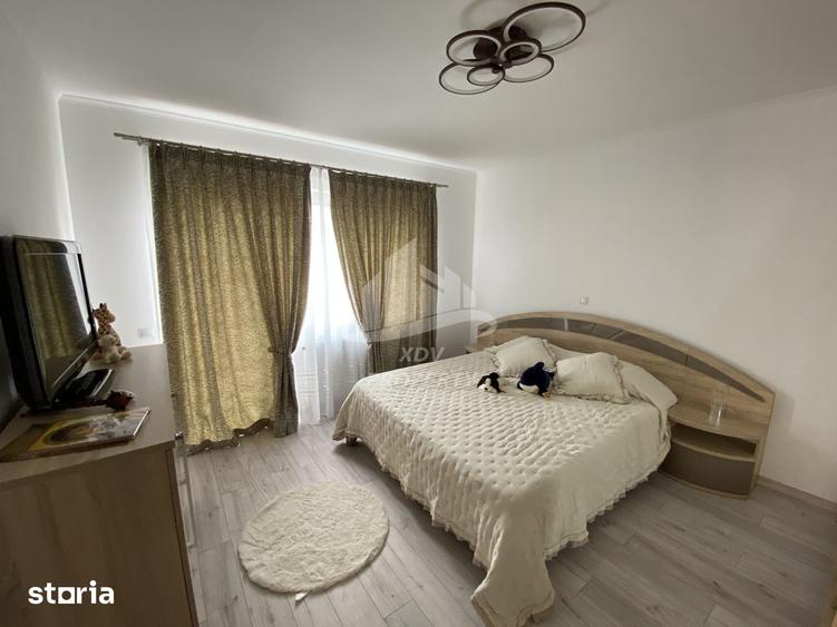 Casă cu 6 camere decomandat cu Teren 264 Mp în Tineretului