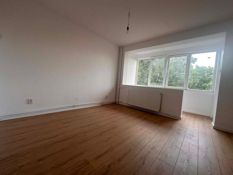 Apartament cu 2 camere decomandat în Circumvalațiunii