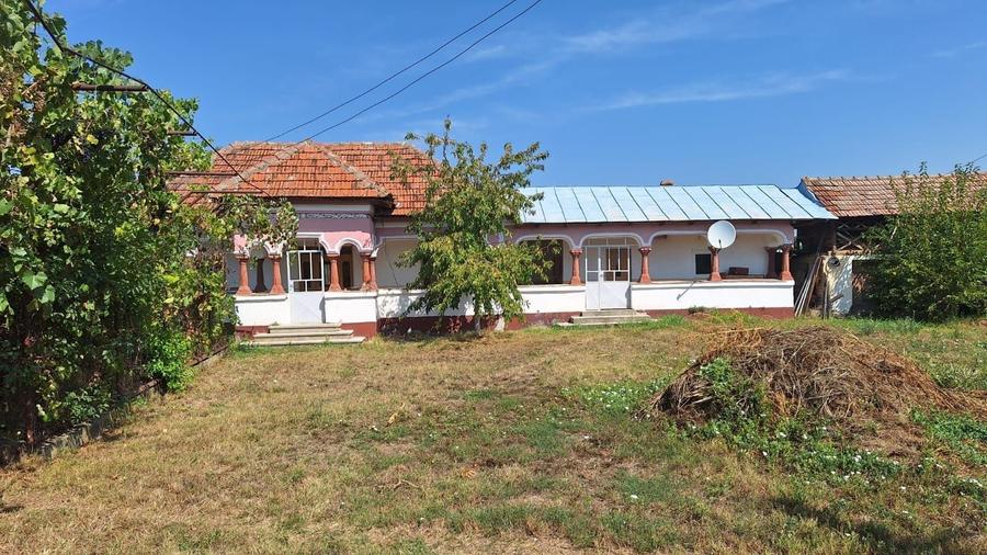 Teren de 4217 mp, în Valea Fetei