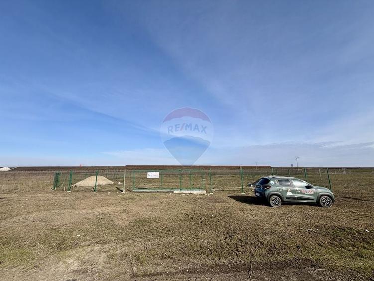 Teren Construcții intravilan de 662 mp, în Nord