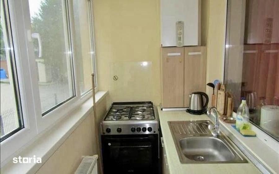 Apartament cu 3 camere semidecomandat în Central