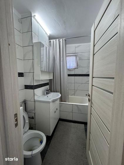 Apartament cu 3 camere semidecomandat, mobilat în Gării