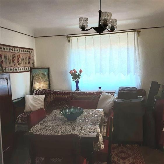 Casă individuală cu 4 camere cu Teren 1000 Mp în Central