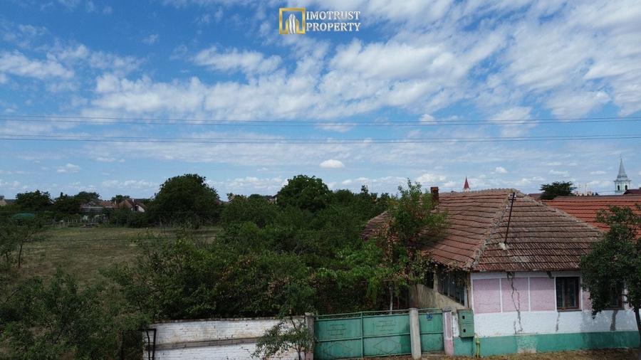 Casă individuală cu 4 camere cu Canalizare în Sânleani