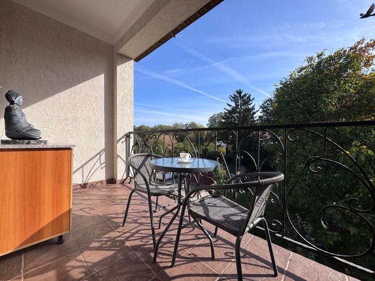 Apartament cu 3 camere decomandat în Semicentral