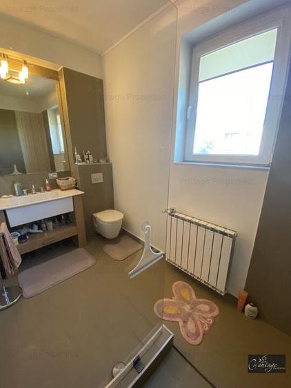 Duplex cu 4 camere cu Piscina în Iancu Nicolae