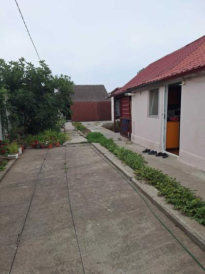 Casă cu 4 camere în Palazu Mare