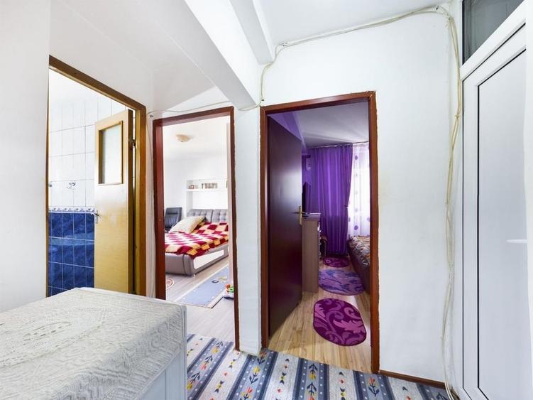 Apartament cu 4 camere decomandat în Panduri
